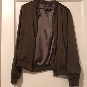 Six crisp days army green silky smooth bomber